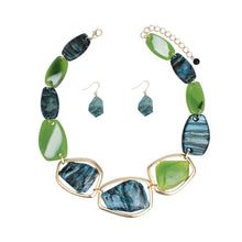 Load image into Gallery viewer, Collar Dreamy Marbled Green Artful Necklace Women
